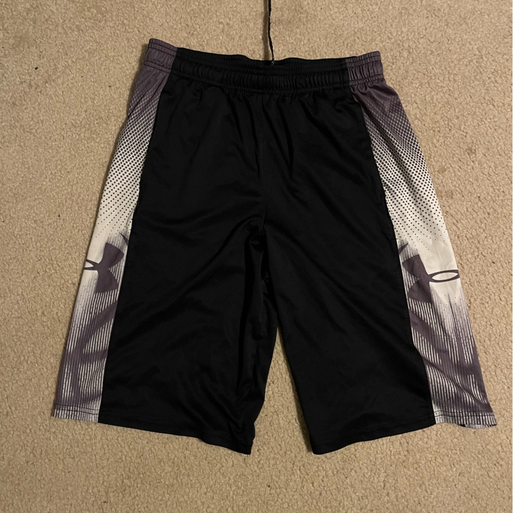 Boys Under Armour basketball shorts Youth large